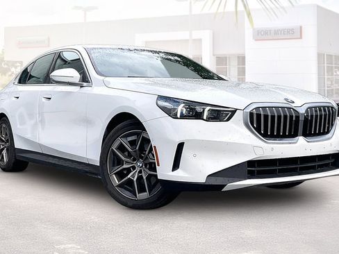 Used 2026 BMW 530i RWD image 1