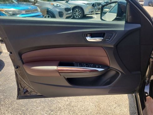 Used 2017 Acura TLX w/ Technology Package FWD image 16