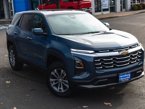 New 2026 Chevrolet Equinox LT w/ Convenience Package II image 2