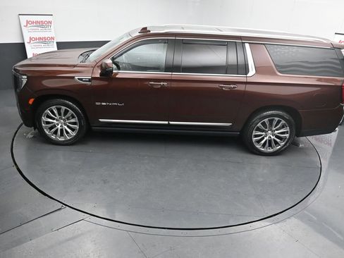 Used 2022 GMC Yukon XL Denali w/ Denali Ultimate Package image 35