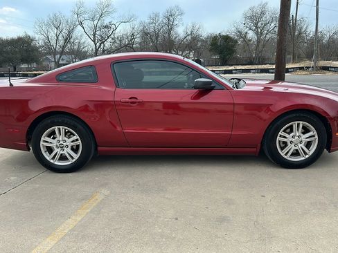 Used 2014 Ford Mustang Coupe image 6