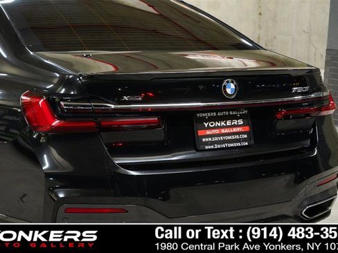 Used 2020 BMW 750i xDrive image 11