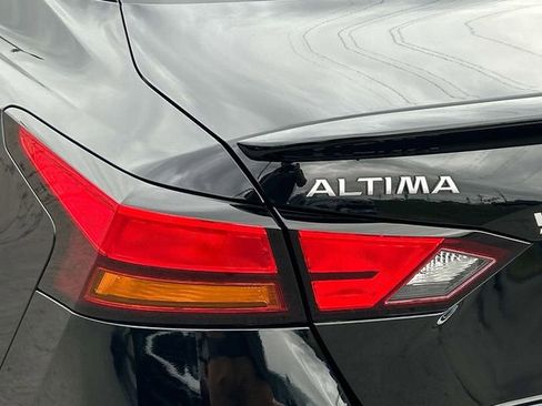 Used 2023 Nissan Altima 2.5 SR image 10