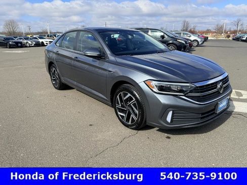 Used 2024 Volkswagen Jetta SEL image 8