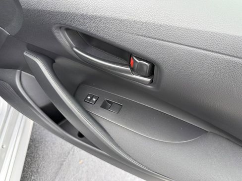 Certified 2025 Toyota Corolla LE image 38