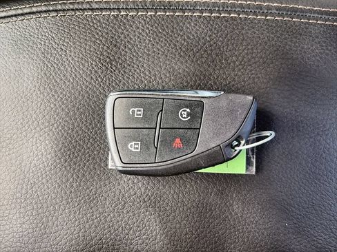 Certified 2025 GMC Canyon Denali AWD/4WD image 36