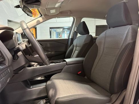 Used 2021 Nissan Rogue S AWD/4WD image 9