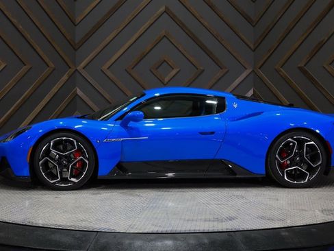 Used 2023 Maserati MC20 Coupe image 3