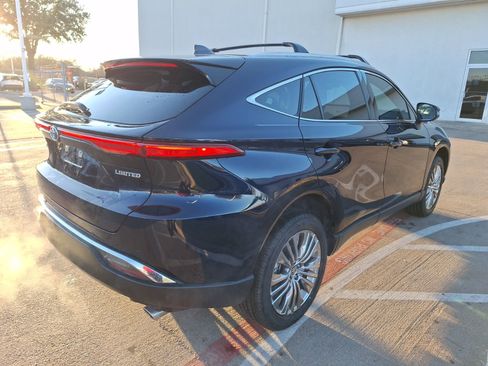 Used 2023 Toyota Venza Limited image 6
