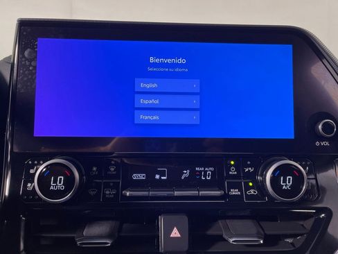 Used 2024 Toyota Highlander Platinum image 20