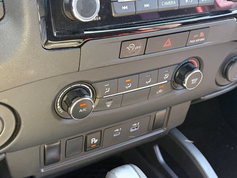 Used 2023 Nissan Frontier S w/ Technology Package RWD image 9
