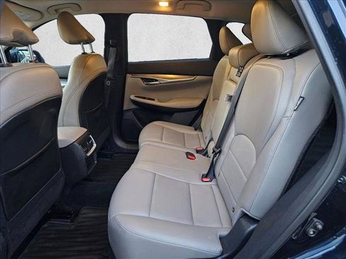 Used 2023 INFINITI QX50 Luxe FWD image 15