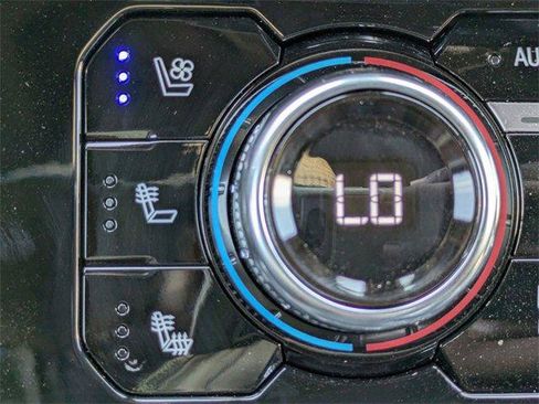 New 2025 GMC Sierra 2500 Denali w/ Denali Reserve Package image 33