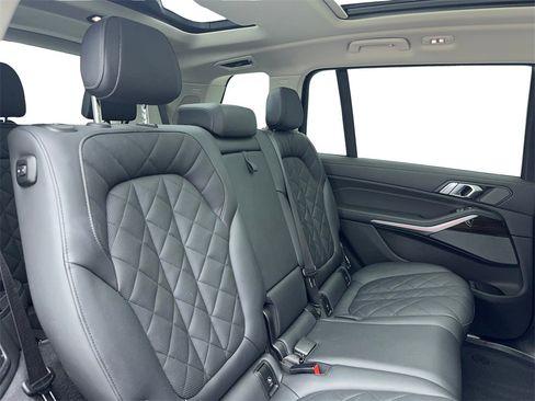Used 2024 BMW X7 xDrive40i image 49
