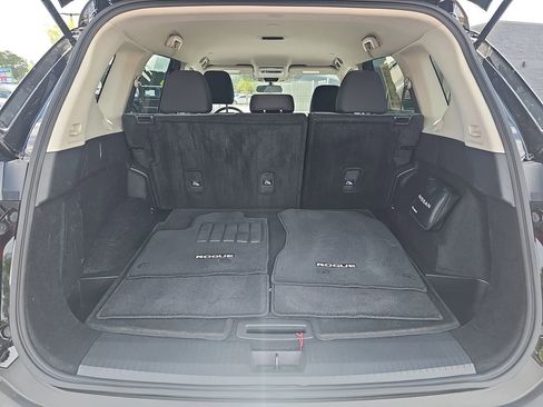 Used 2023 Nissan Rogue SV FWD image 16