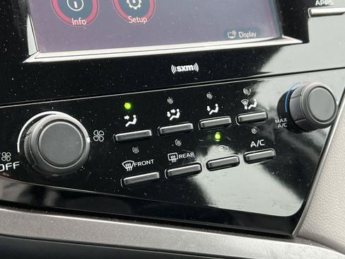 Used 2020 Toyota Camry LE FWD image 29