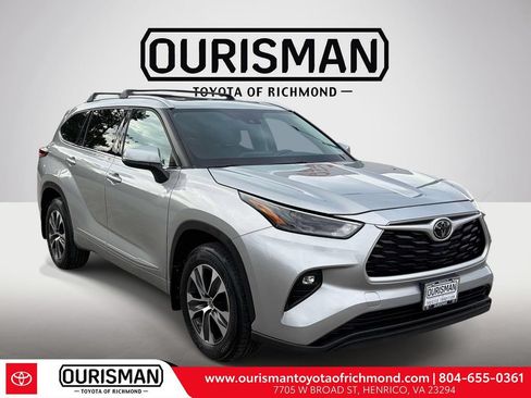 Used 2022 Toyota Highlander XLE AWD/4WD image 1