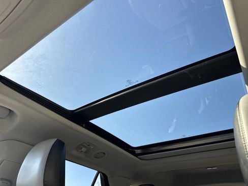 Used 2021 Ford Explorer XLT w/ Equipment Group 202A image 22