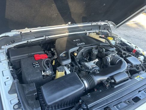 Used 2018 Jeep Wrangler Sport image 16