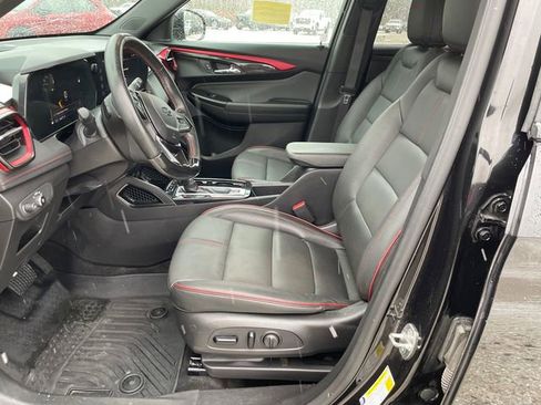 Used 2024 Chevrolet TrailBlazer RS image 39