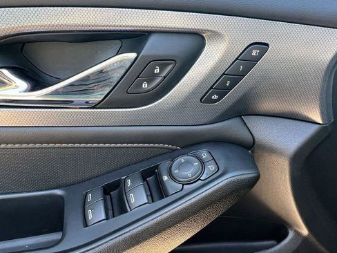 Used 2021 Chevrolet Traverse Premier w/ Redline Edition image 18