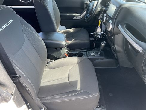 Used 2018 Jeep Wrangler Rubicon w/ Power Convenience Group image 23