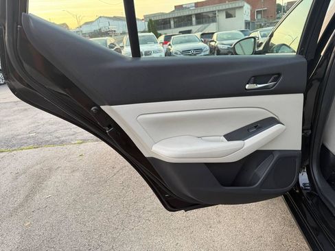 Used 2019 Nissan Altima 2.5 S FWD image 32