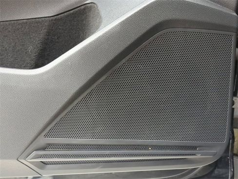 Certified 2020 Volkswagen Tiguan SE R-Line image 19