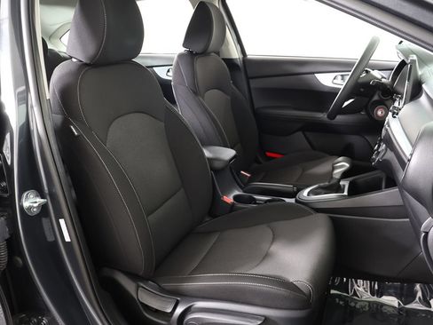 Used 2024 Kia Forte LXS w/ LXS Technology Package FWD image 28