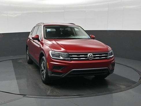 Used 2019 Volkswagen Tiguan SE image 3