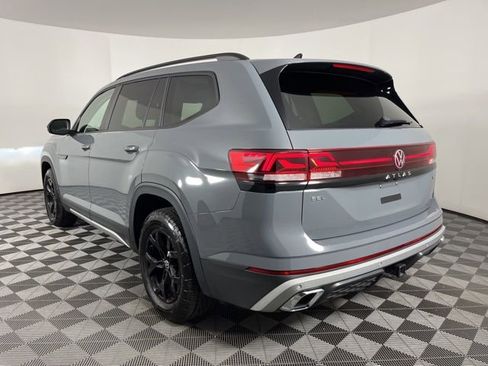 Used 2024 Volkswagen Atlas Peak Edition SEL image 7