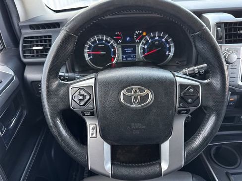 Used 2017 Toyota 4Runner SR5 Premium image 12