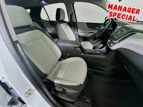 Used 2023 Chevrolet Equinox LT w/ Driver Convenience Package image 27
