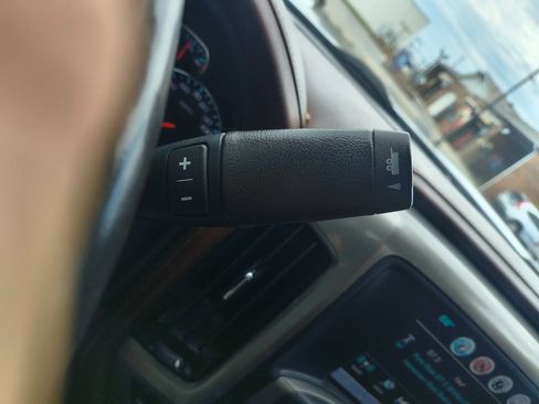 Used 2018 Chevrolet Silverado 1500 High Country AWD/4WD image 21
