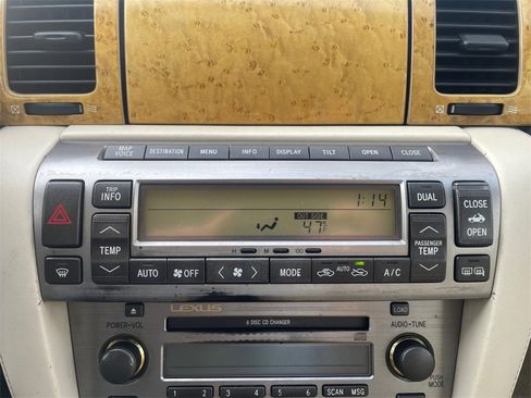 Used 2003 Lexus SC 430 Convertible image 23