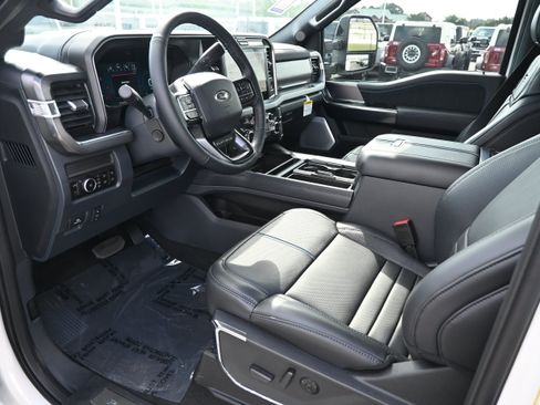 New 2026 Ford F250 Platinum AWD/4WD image 17