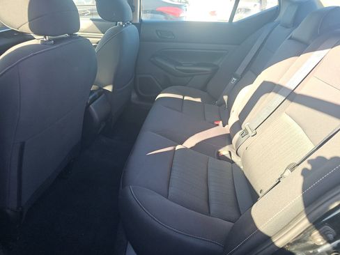 Used 2024 Nissan Altima 2.5 SV image 19