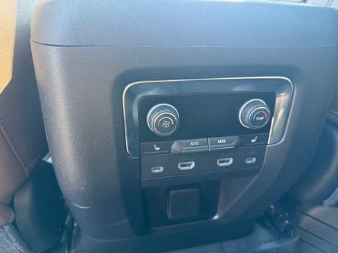 Used 2024 Chevrolet Suburban High Country AWD/4WD image 21