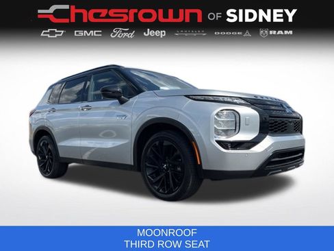 Used 2025 Mitsubishi Outlander 4WD Plug-In Hybrid image 11