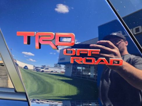 Used 2024 Toyota 4Runner TRD Off-Road Premium w/ Moonroof Package AWD/4WD image 35