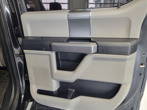 Used 2019 Ford F150 XLT w/ Equipment Group 302A Luxury image 19