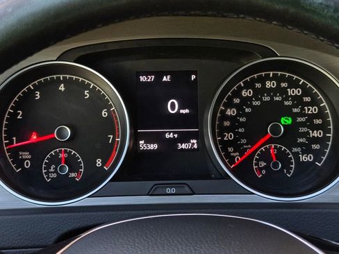 Used 2017 Volkswagen Golf S image 24