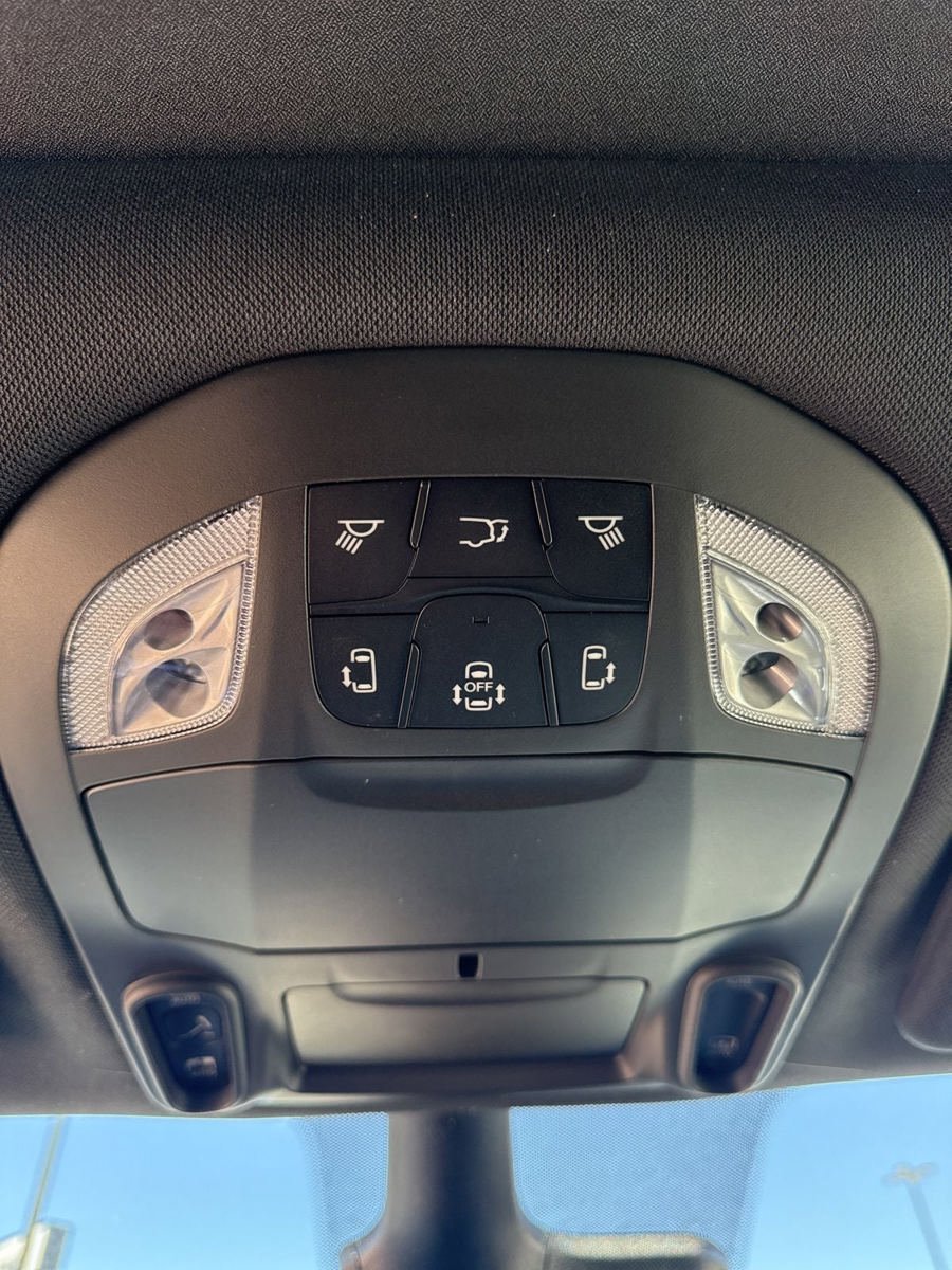 New 2026 Chrysler Pacifica Select AWD/4WD image 26