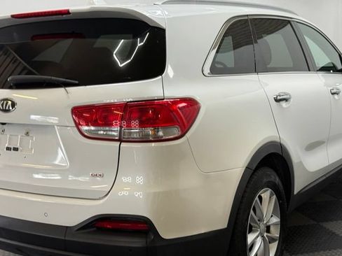 Used 2016 Kia Sorento FWD w/ LX Convenience Package image 8