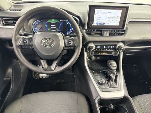 Used 2025 Toyota RAV4 XLE AWD/4WD image 35