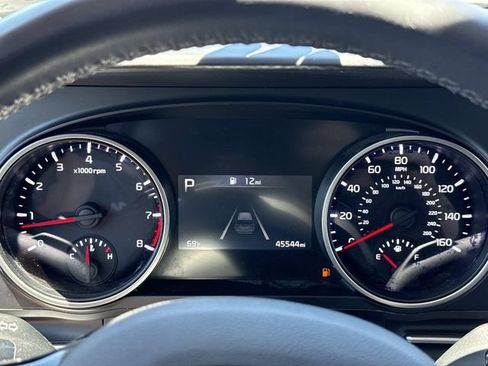 Used 2024 Kia Carnival LX FWD image 27