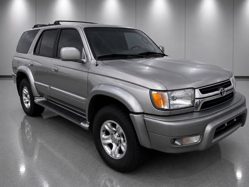 Used 2001 Toyota 4Runner Limited AWD/4WD image 1
