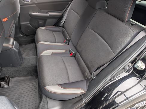 Used 2017 Subaru Crosstrek 2.0i Premium w/ Moonroof Package image 18