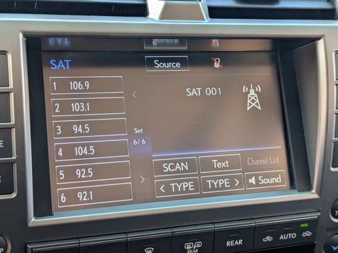 Used 2017 Lexus GX 460 Premium image 31