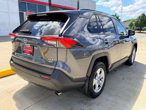 Used 2019 Toyota RAV4 XLE w/ Convenience Package AWD/4WD image 4